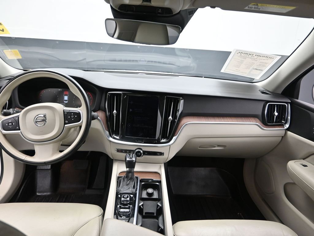 Used 2021 Volvo S60 T5 Momentum w/ Premium Package image 20