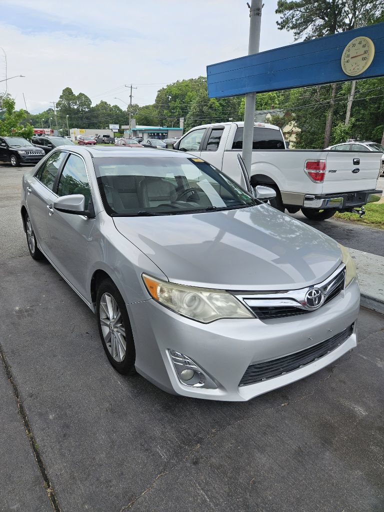 Used 2012 Toyota Camry XLE w/ Leather Pkg FWD image 5