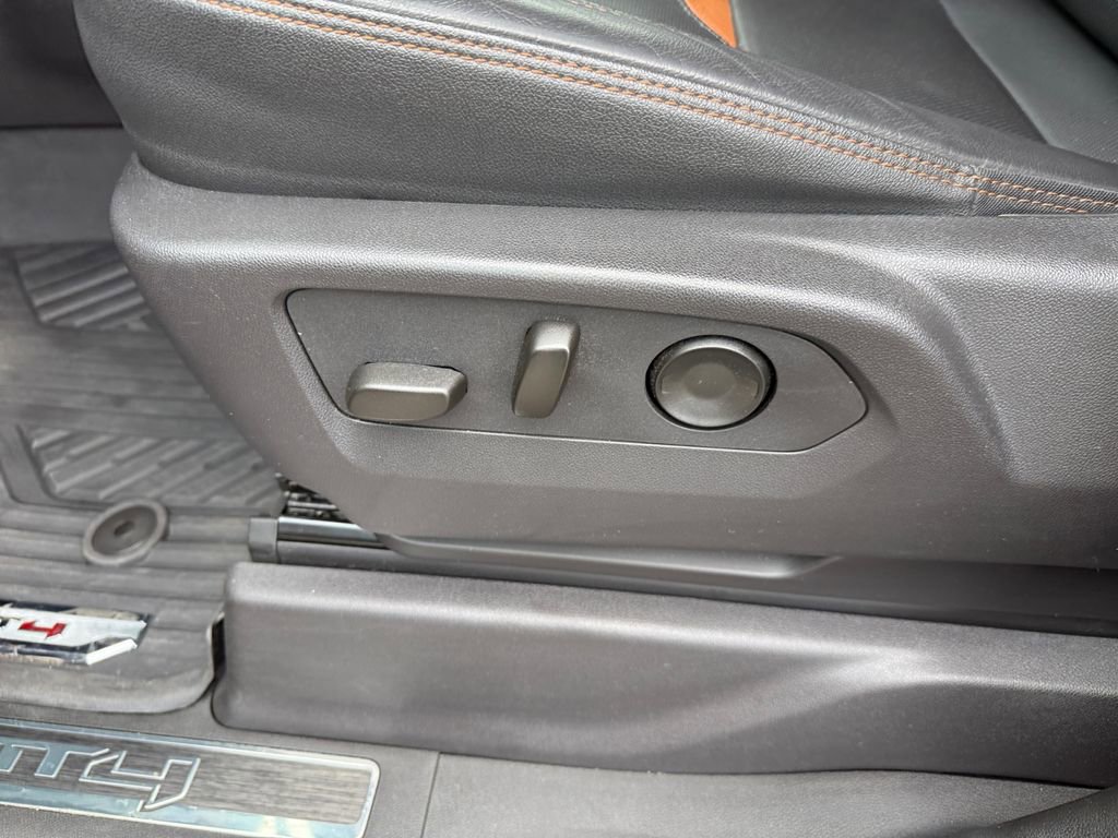 Used 2024 GMC Sierra 1500 AT4 w/ Technology Package AWD/4WD image 27