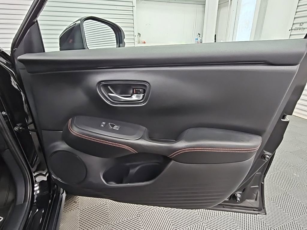 Used 2025 Honda HR-V Sport image 36