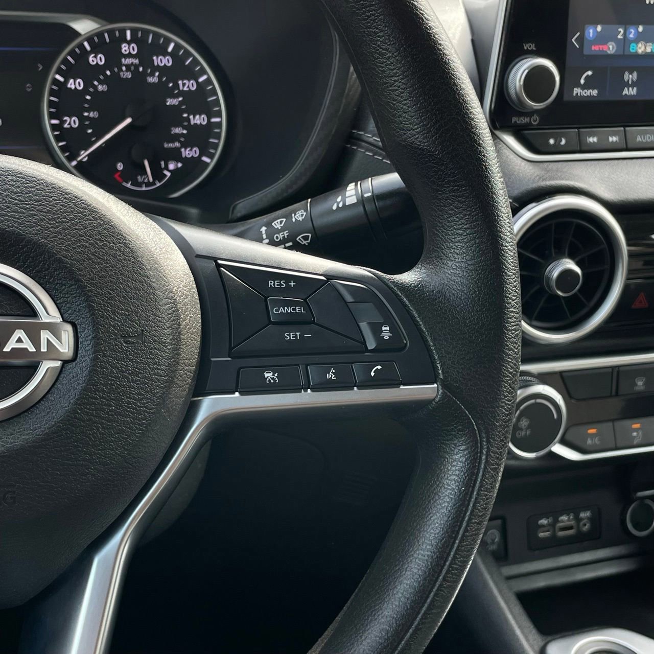 Used 2024 Nissan Sentra SV FWD image 15