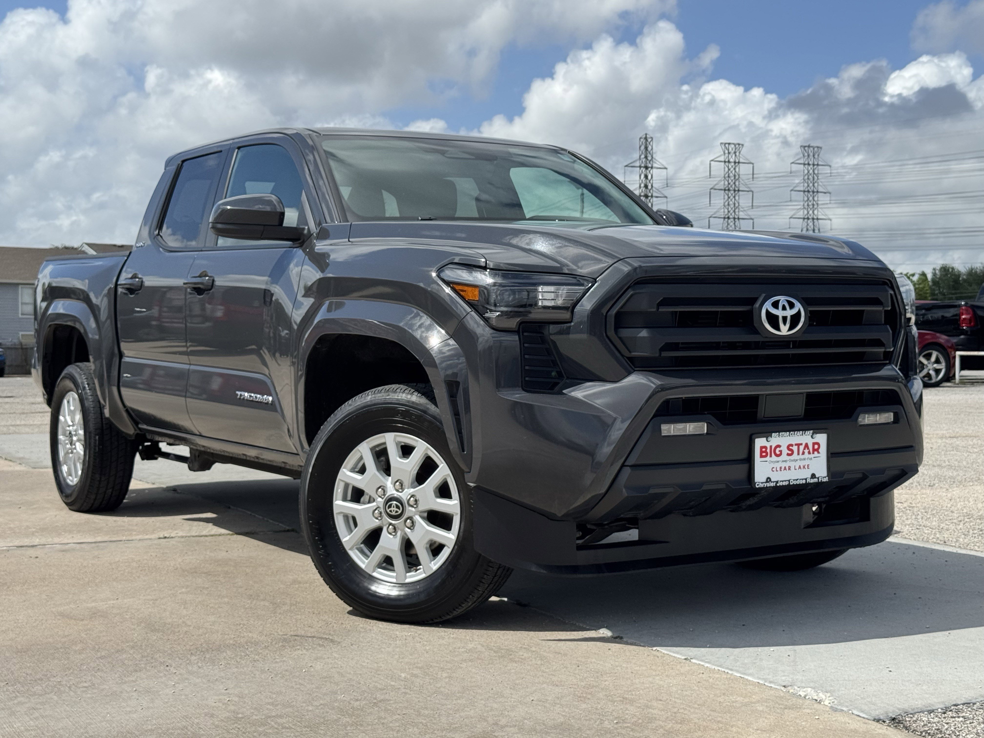 Used 2025 Toyota Tacoma SR5 AWD/4WD image 2
