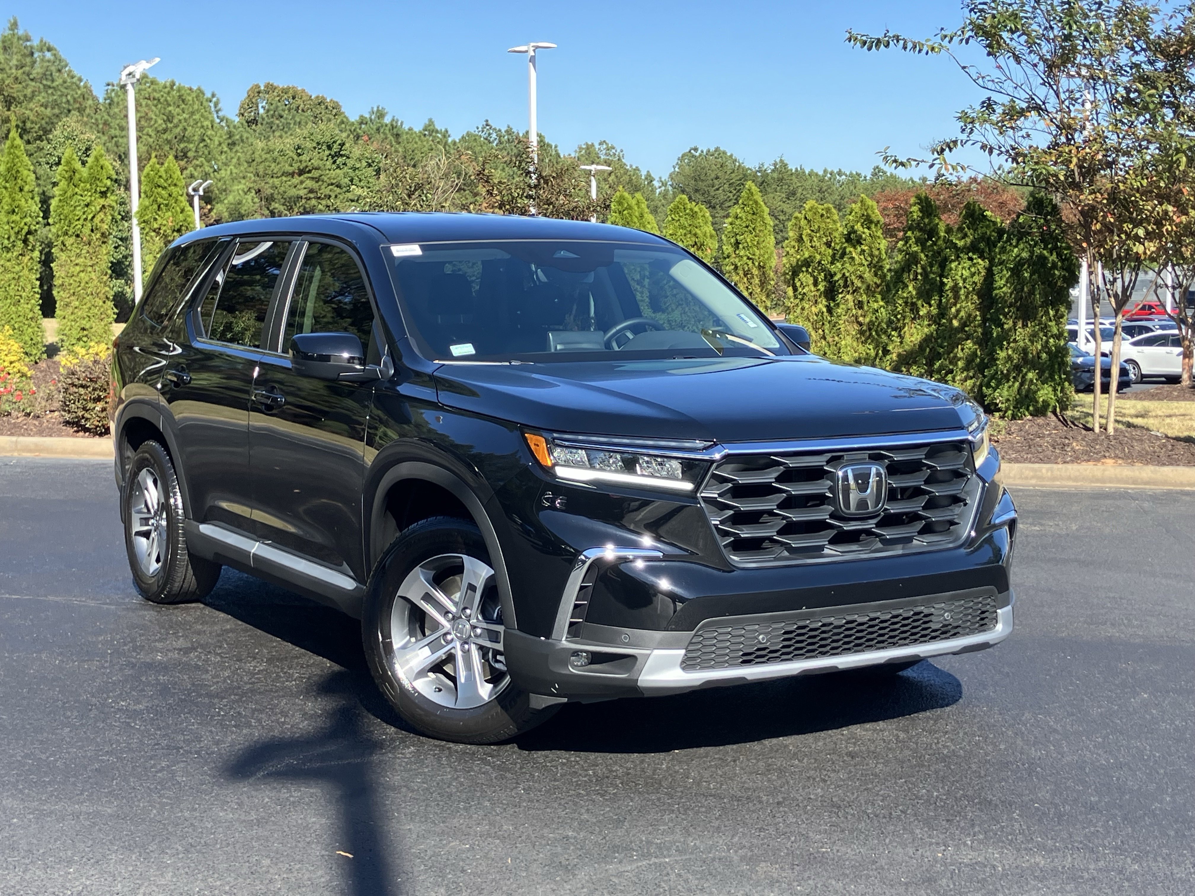Certified 2025 Honda Pilot EX-L image 2