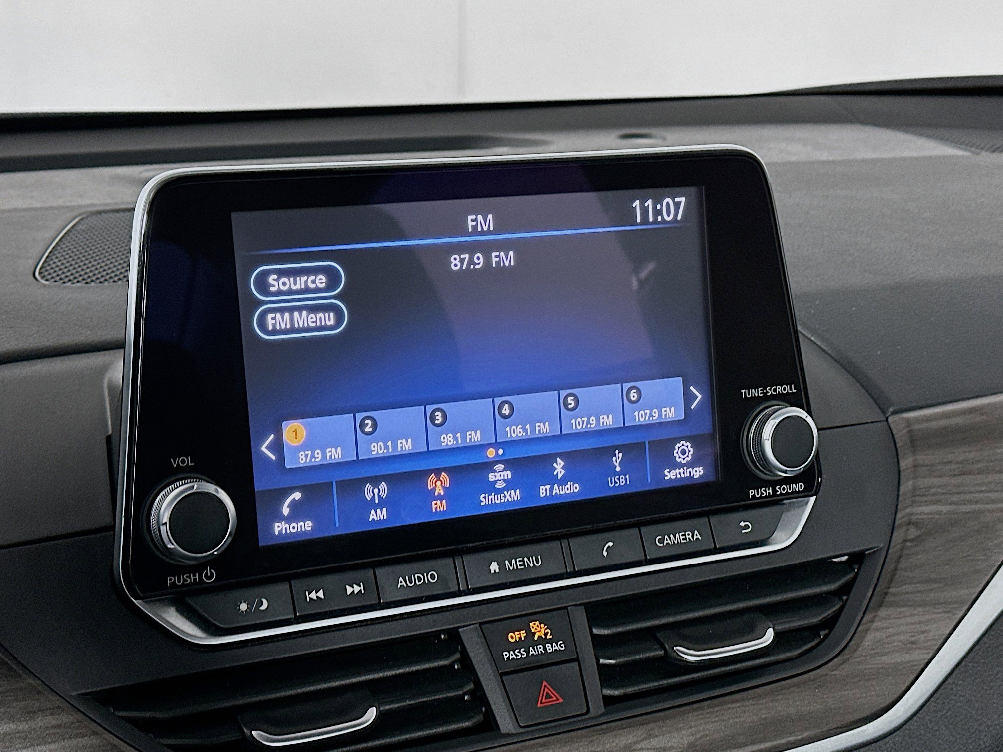 Used 2025 Nissan Altima 2.5 SV image 19