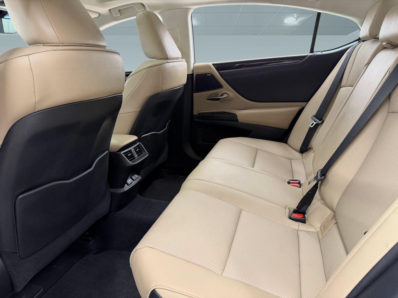 Used 2021 Lexus ES 300h w/ Premium Package FWD image 21