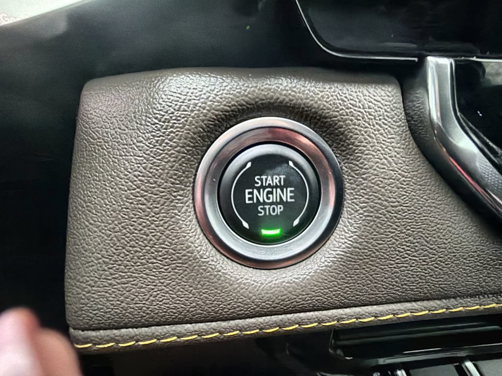 Used 2025 Chevrolet Colorado ZR2 w/ Technology Package AWD/4WD image 17