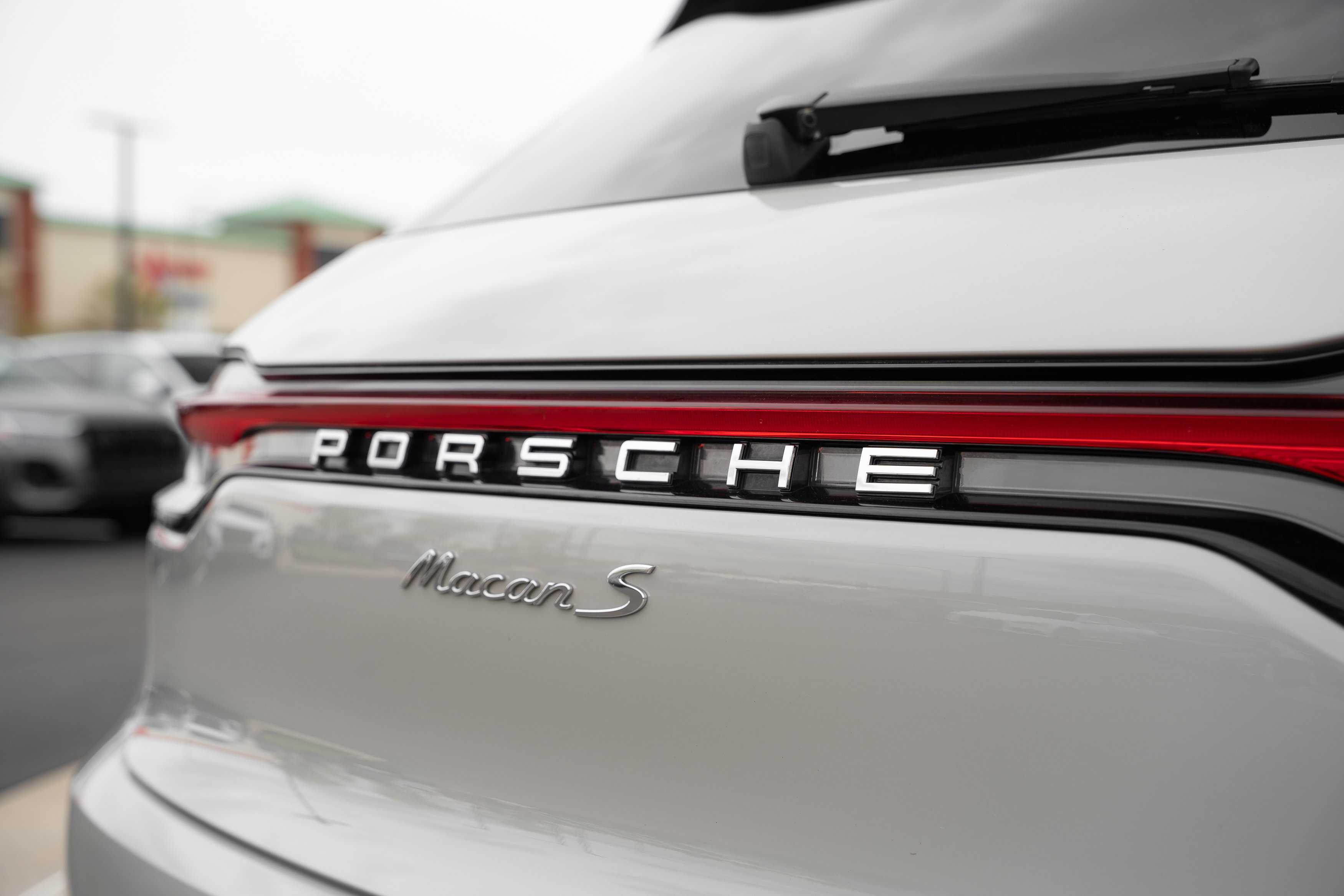 Used 2021 Porsche Macan S AWD/4WD image 32