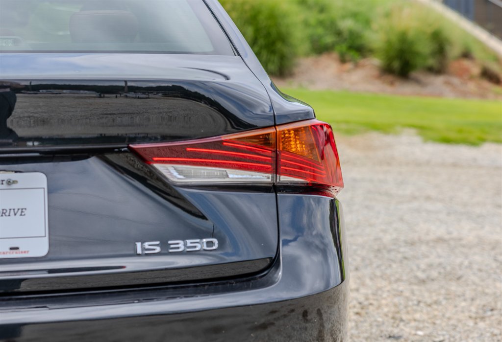 Used 2020 Lexus IS 350 F Sport w/ F Sport Package RWD image 10