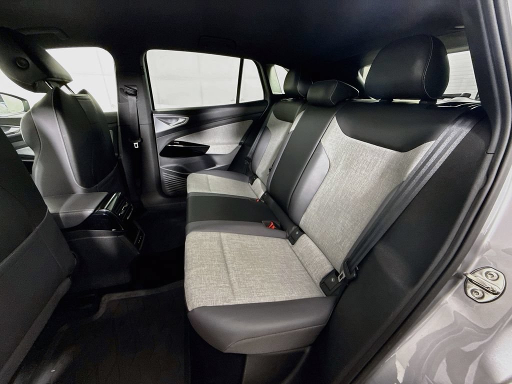 Used 2024 Volkswagen ID.4 2WD image 28