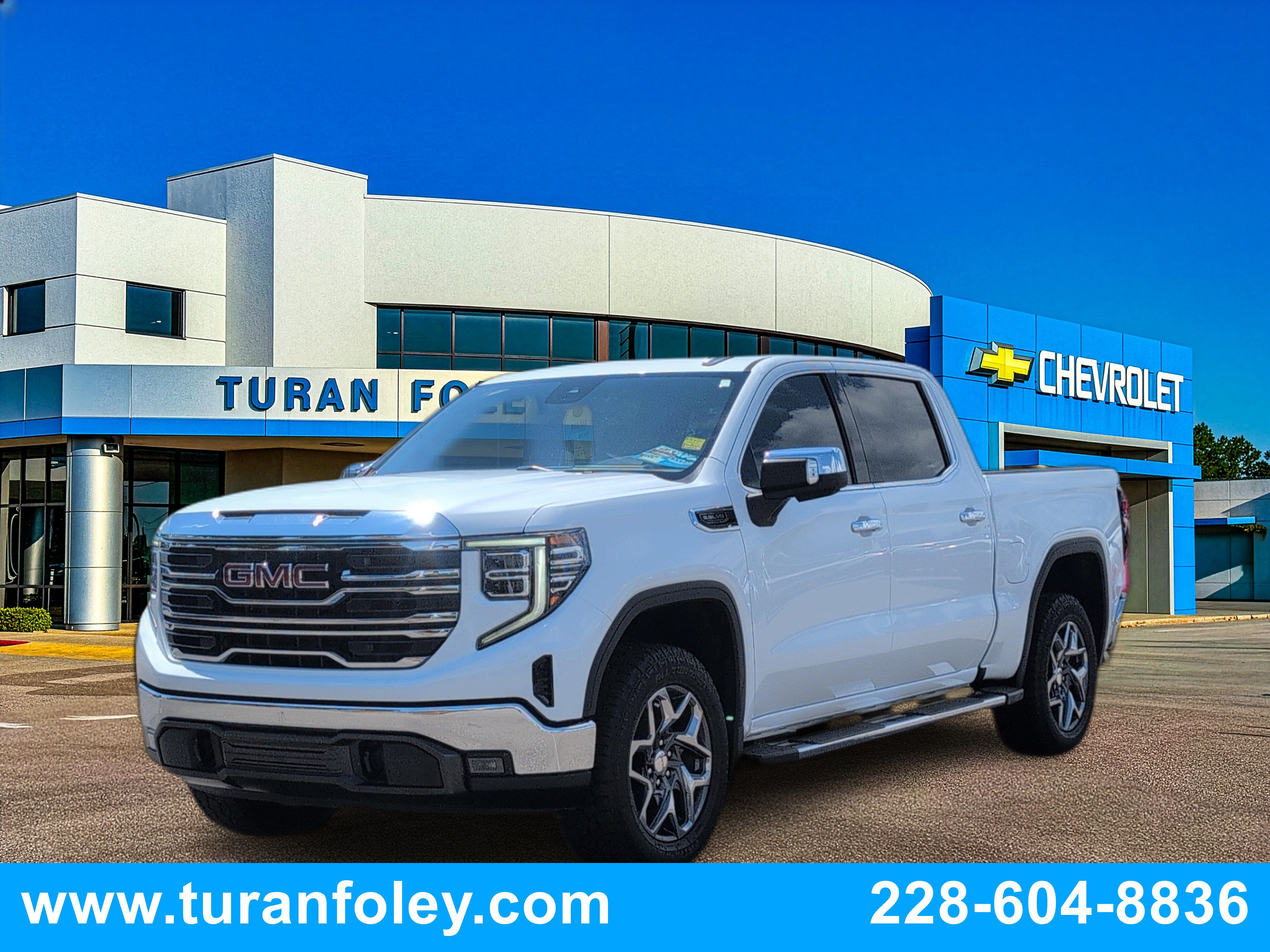 Used 2022 GMC Sierra 1500 SLT AWD/4WD image 1