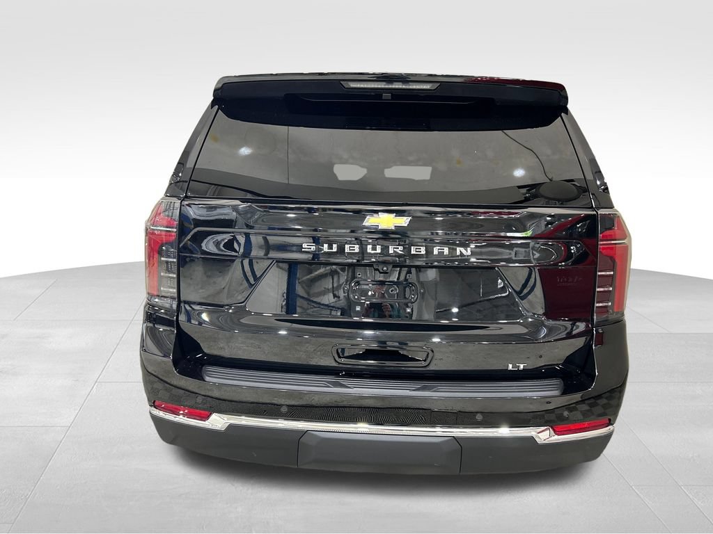 Used 2025 Chevrolet Suburban LT AWD/4WD image 4