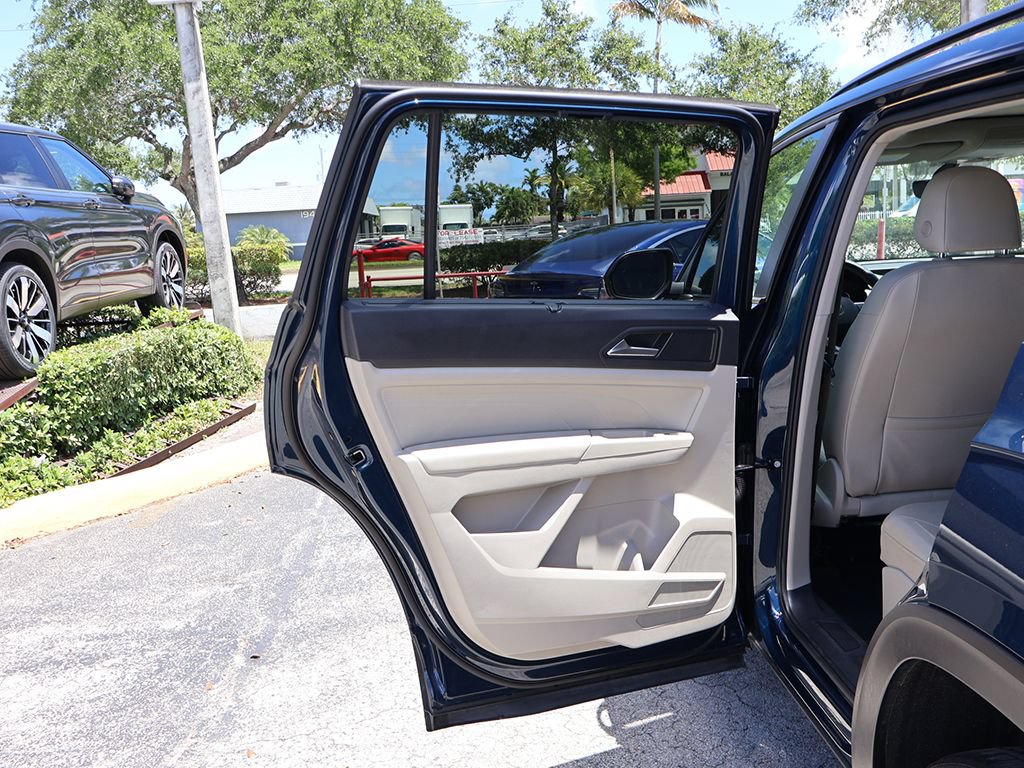 Used 2022 Volkswagen Atlas SE w/ Panoramic Sunroof Package FWD image 26