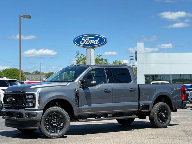 New 2026 Ford F350 Lariat w/ Black Appearance Package