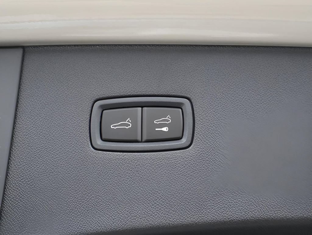 New 2026 Porsche Cayenne Coupe AWD/4WD image 18