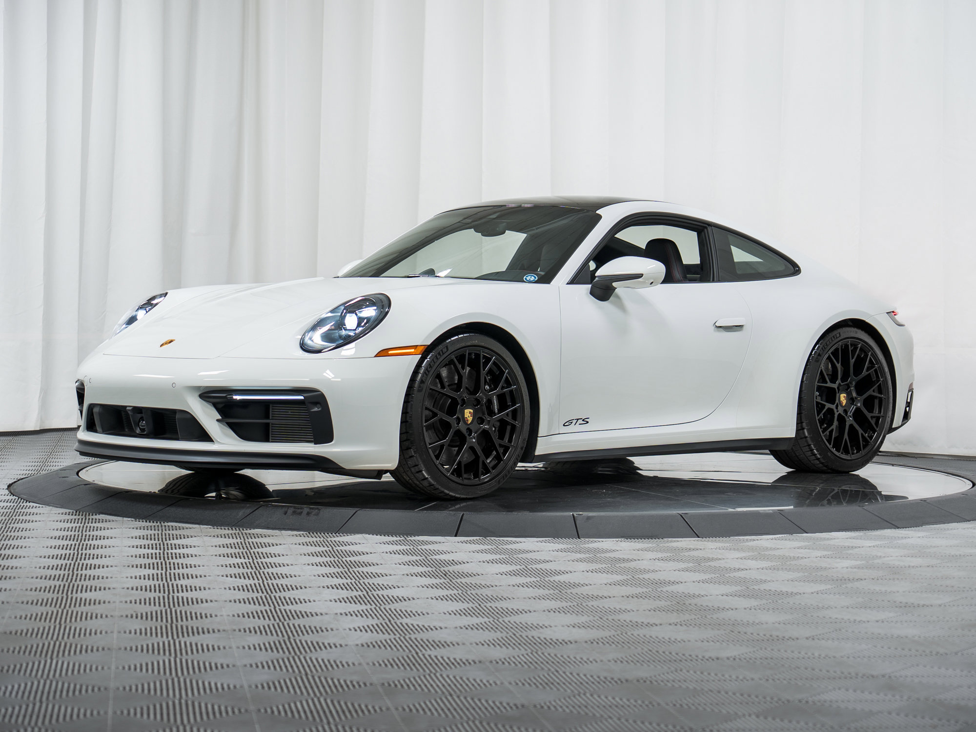 Certified 2024 Porsche 911 Carrera GTS image 33