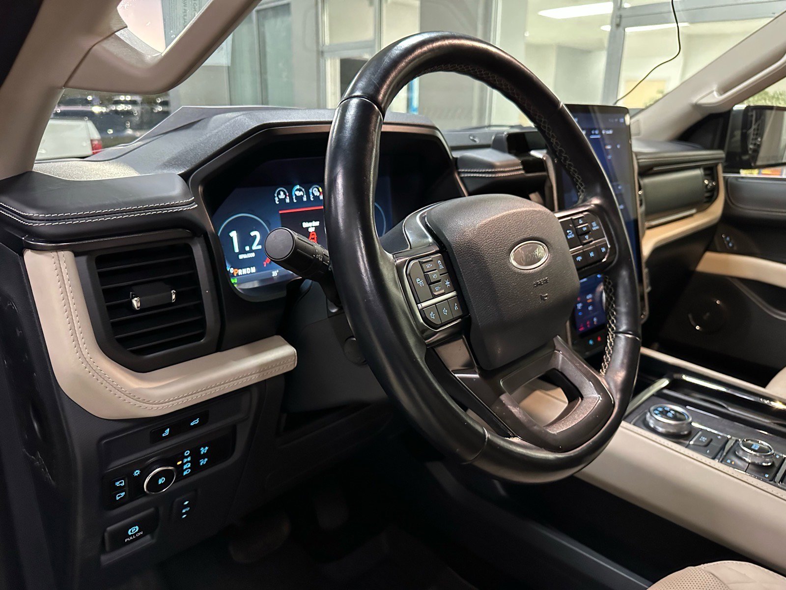 Certified 2023 Ford Expedition Platinum image 21