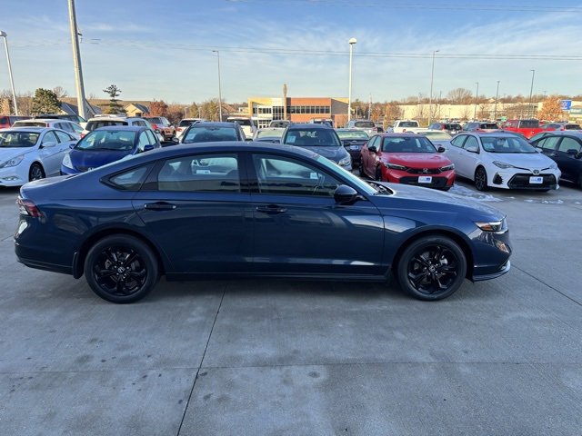 Certified 2025 Honda Accord SE image 4