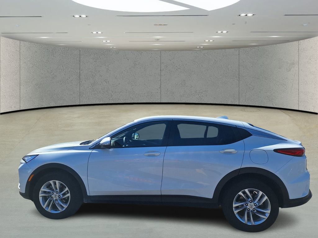 Used 2025 Buick Envista Preferred image 2