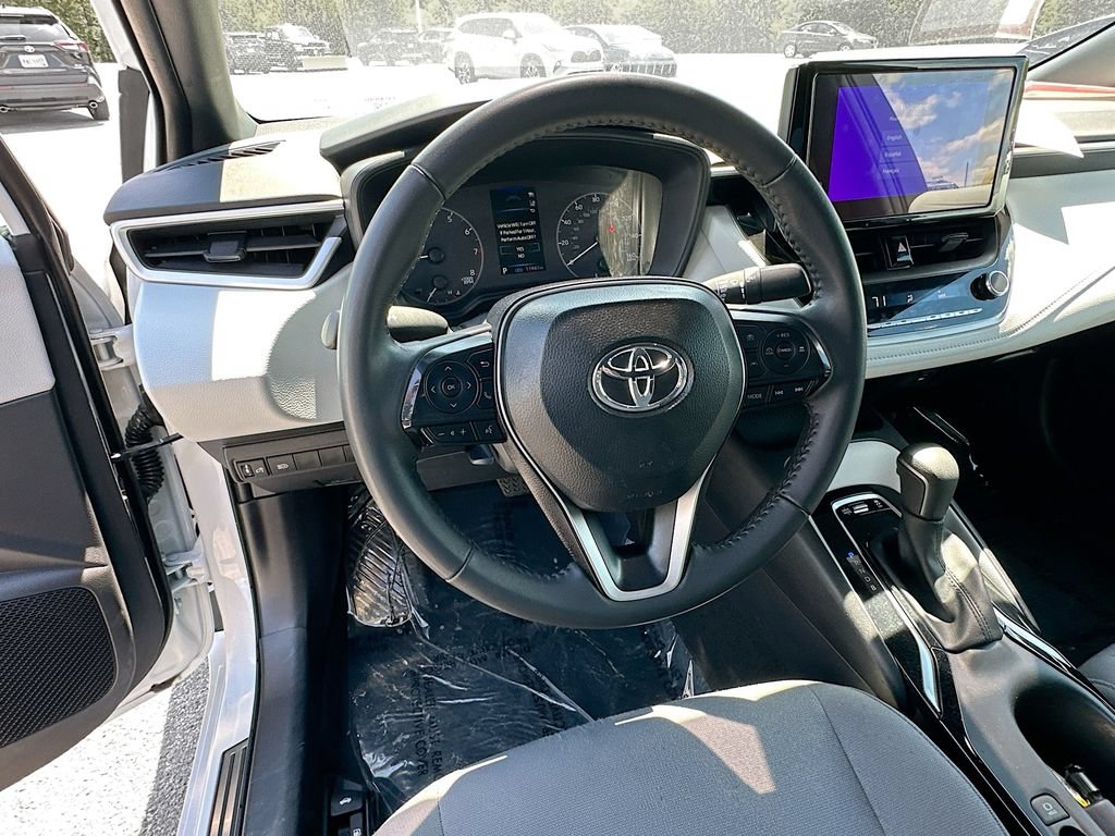 Used 2025 Toyota Corolla SE w/ Convenience Package FWD image 15