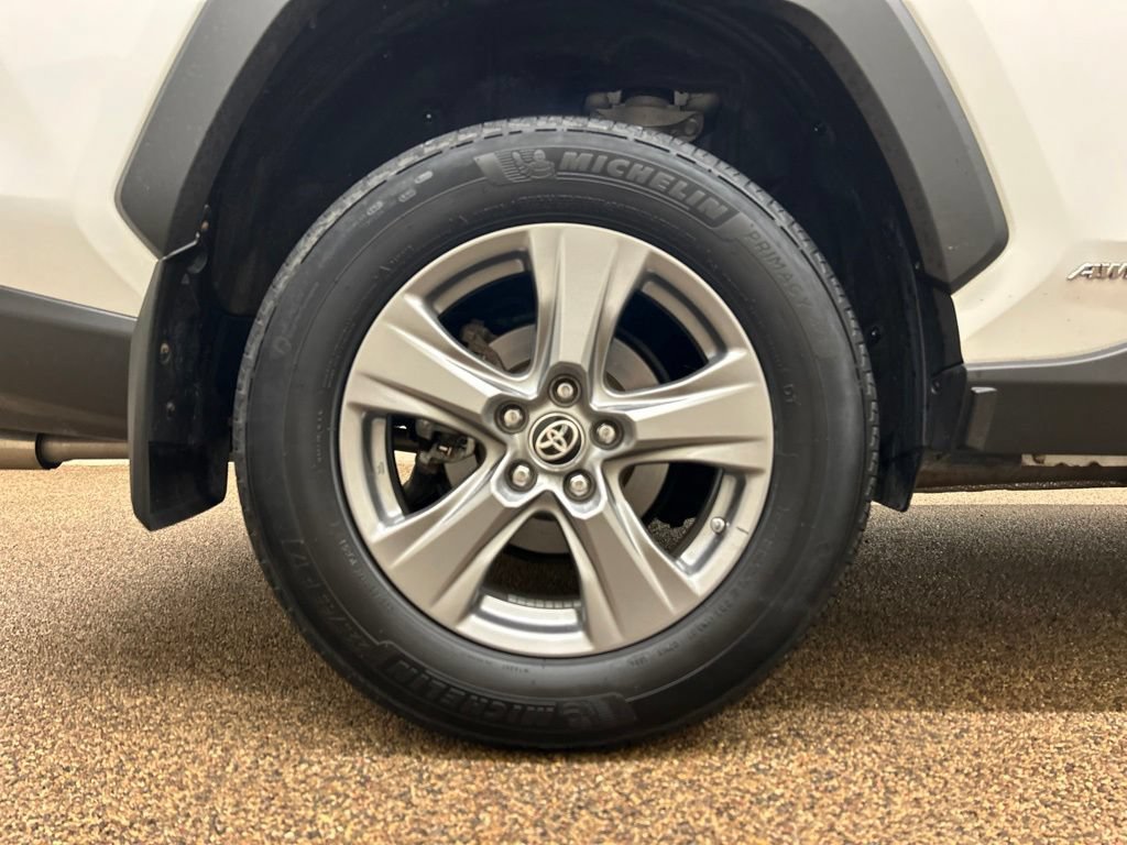 Used 2024 Toyota RAV4 LE AWD/4WD image 27
