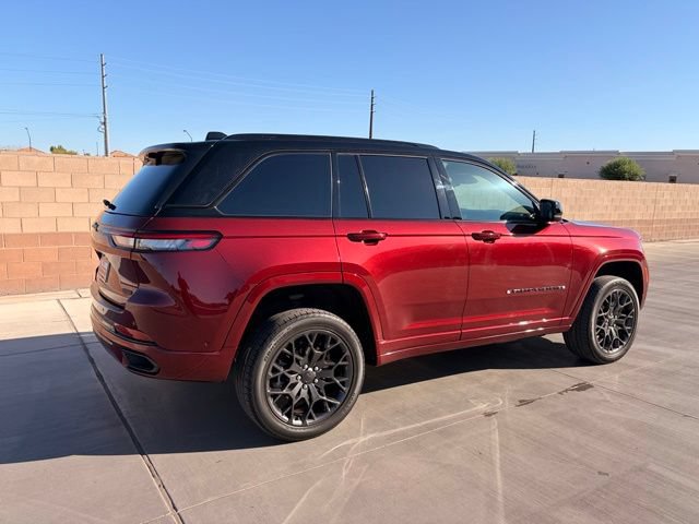Used 2023 Jeep Grand Cherokee Summit AWD/4WD image 11