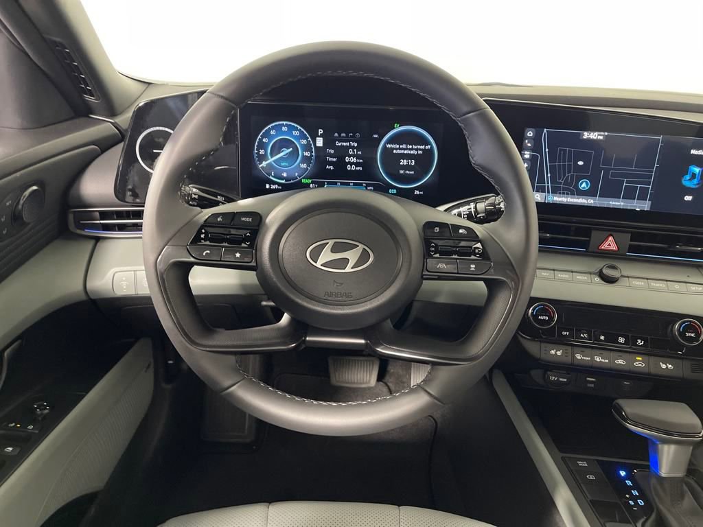 New 2025 Hyundai Elantra Limited image 15