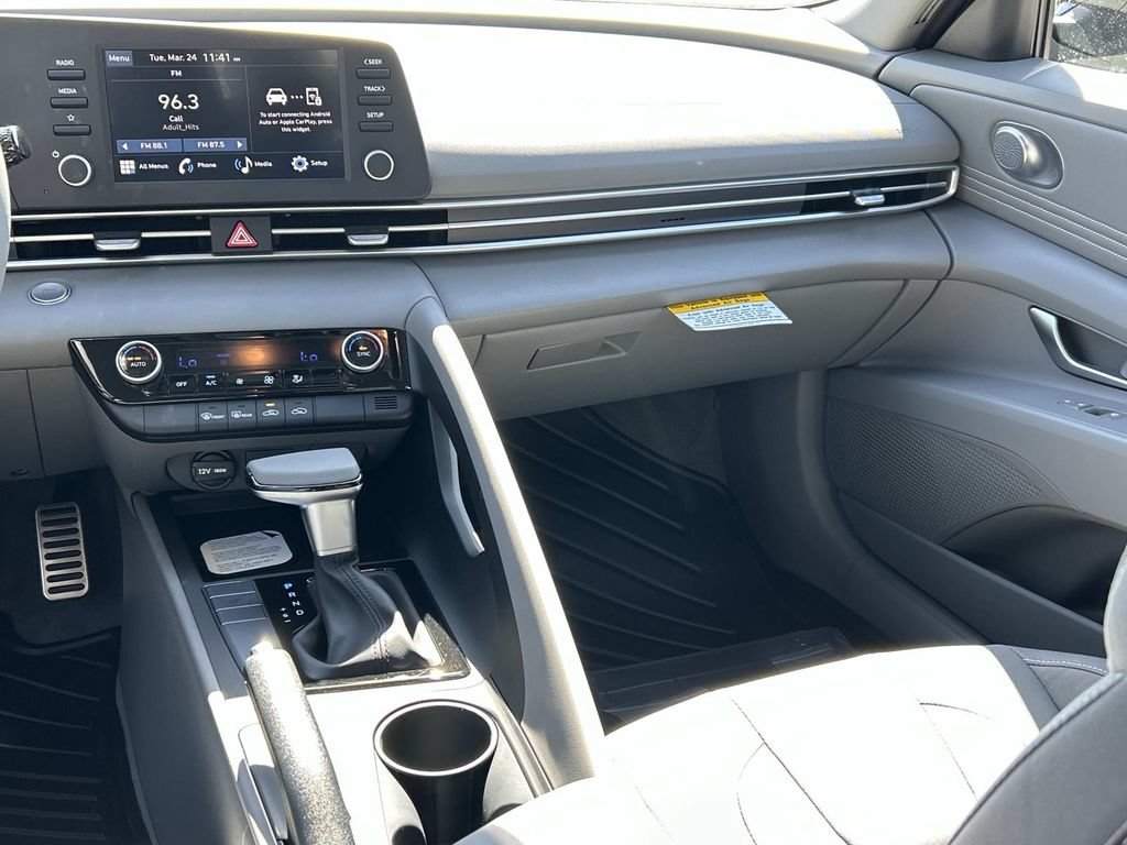 New 2026 Hyundai Elantra Sport FWD image 22