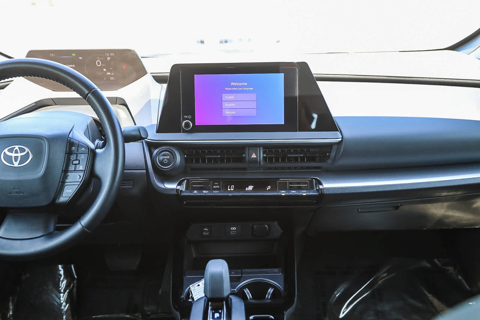 Used 2023 Toyota Prius LE FWD image 13