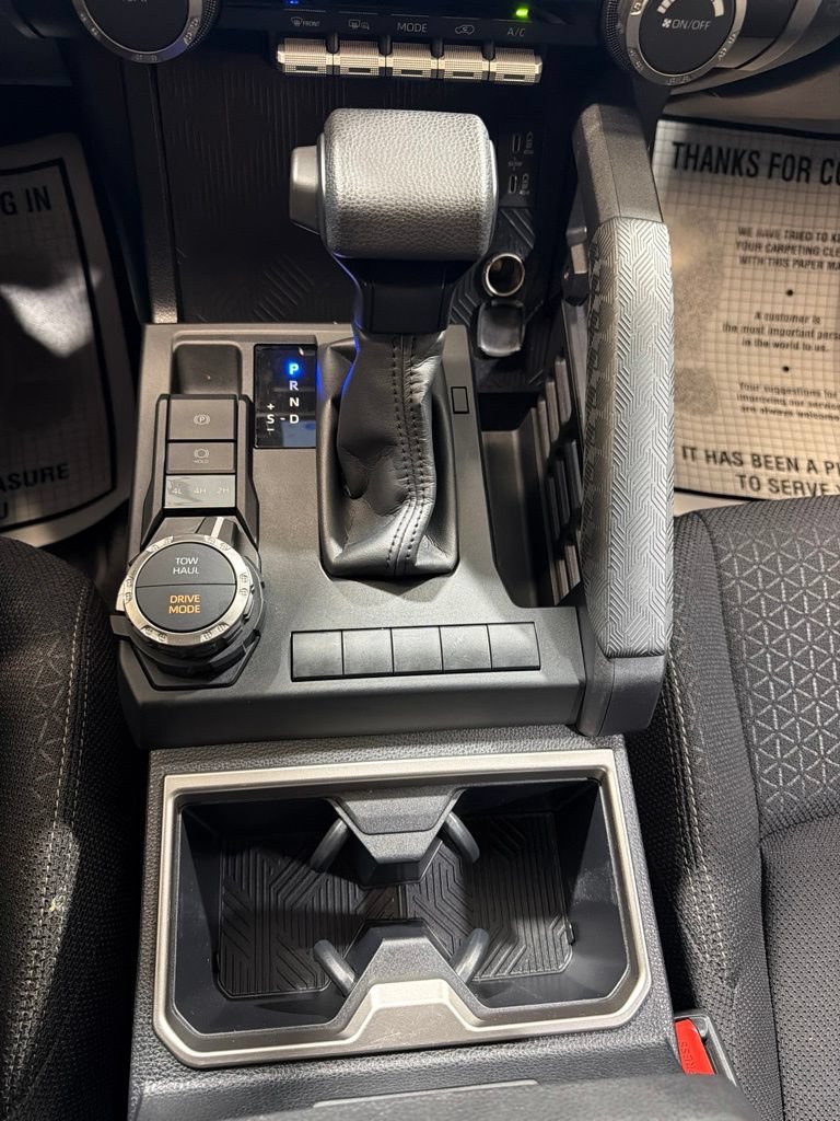 Used 2025 Toyota 4Runner SR5 AWD/4WD image 32