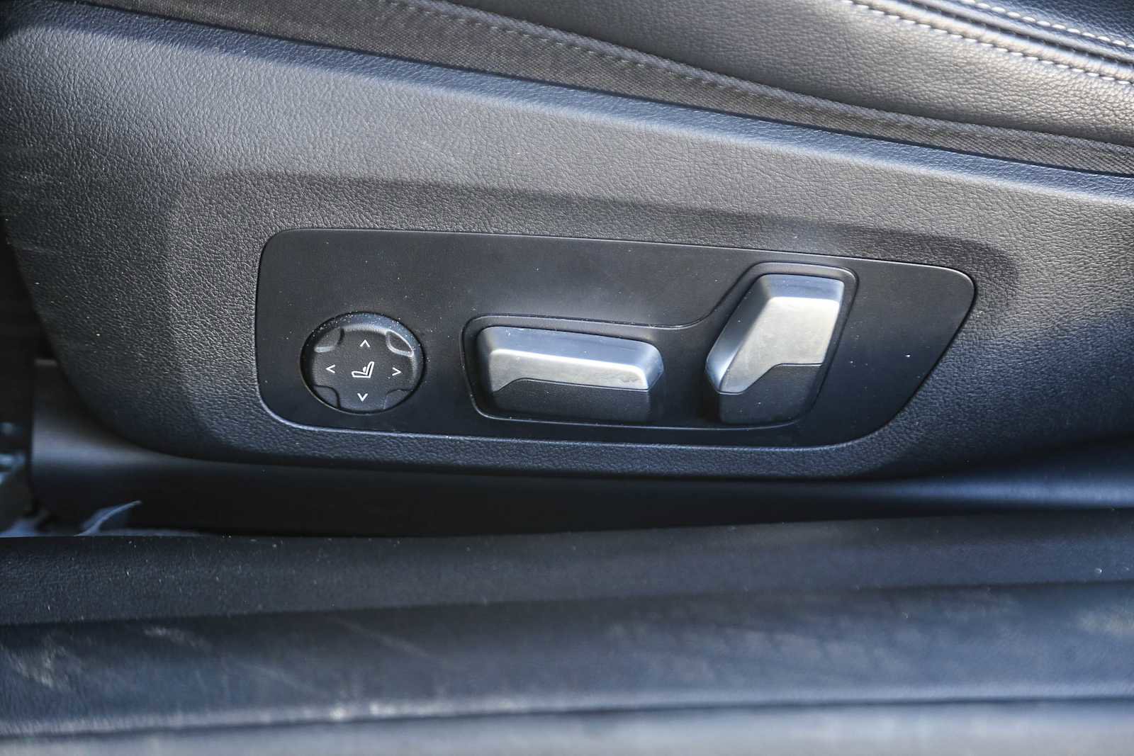 Certified 2023 BMW 430i Convertible w/ M Sport Package image 18