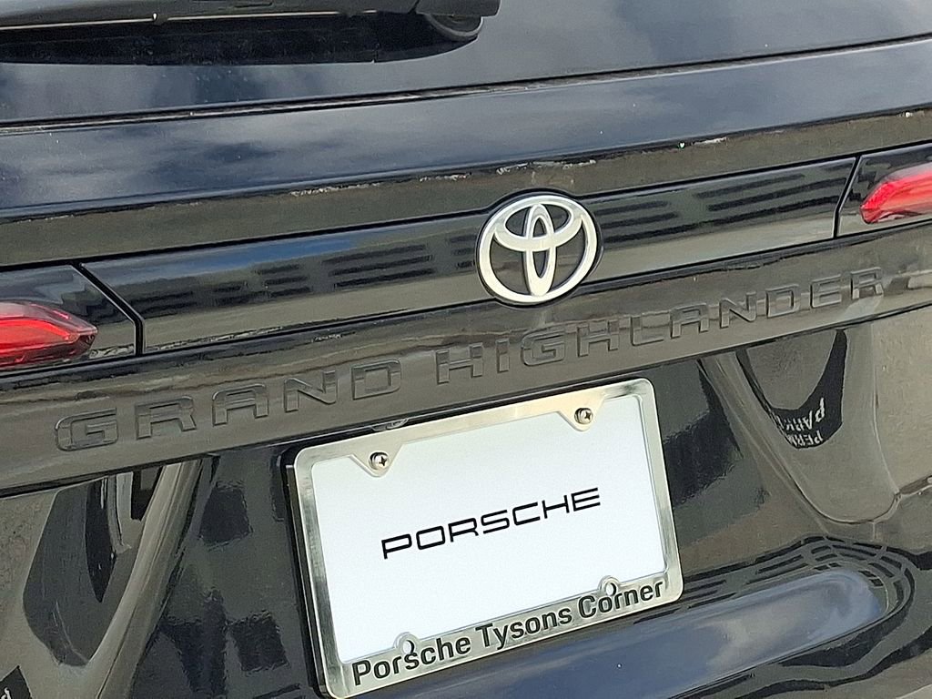 Used 2024 Toyota Grand Highlander XLE image 30