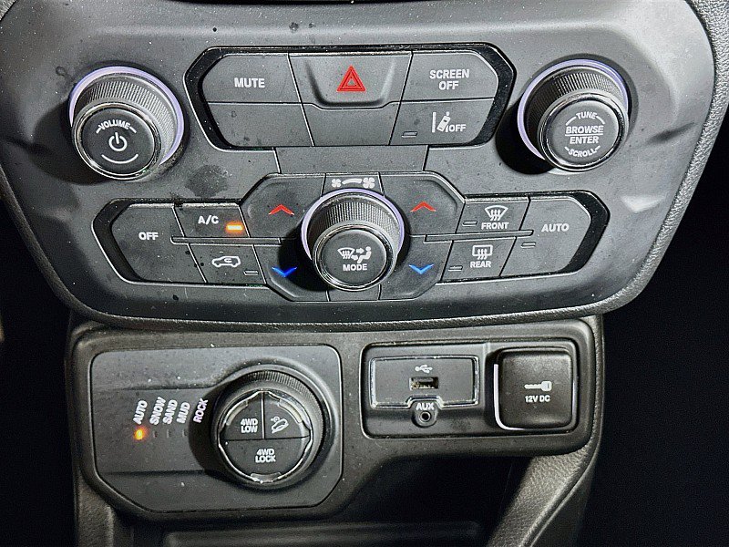 Used 2023 Jeep Renegade Trailhawk AWD/4WD image 17
