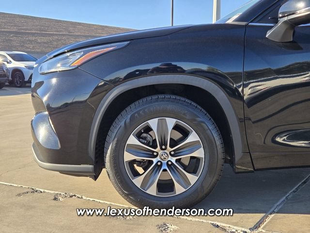 Used 2020 Toyota Highlander XLE FWD image 9