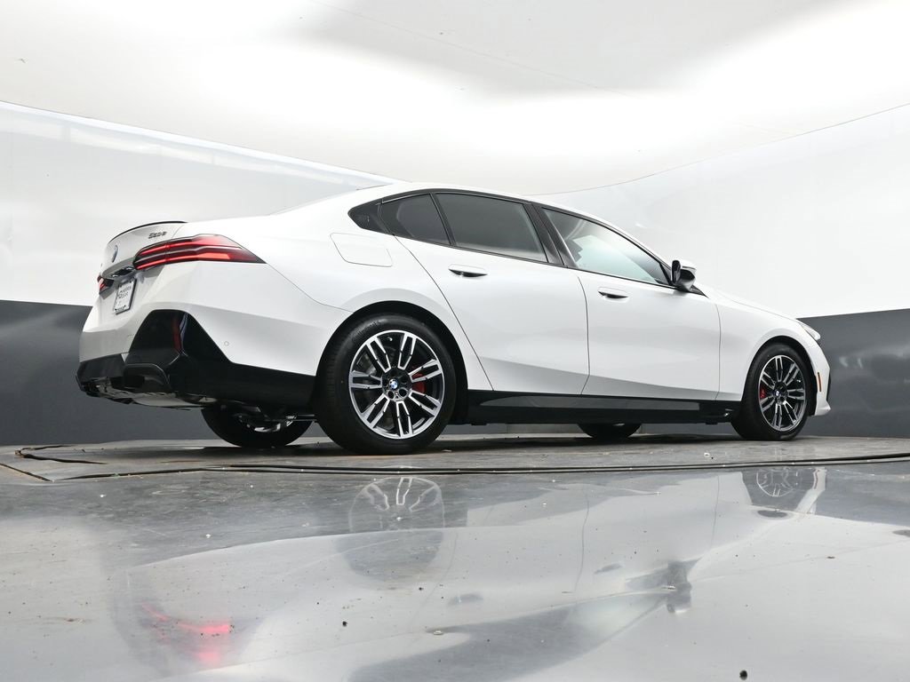 New 2026 BMW 550e xDrive w/ Premium Package image 44