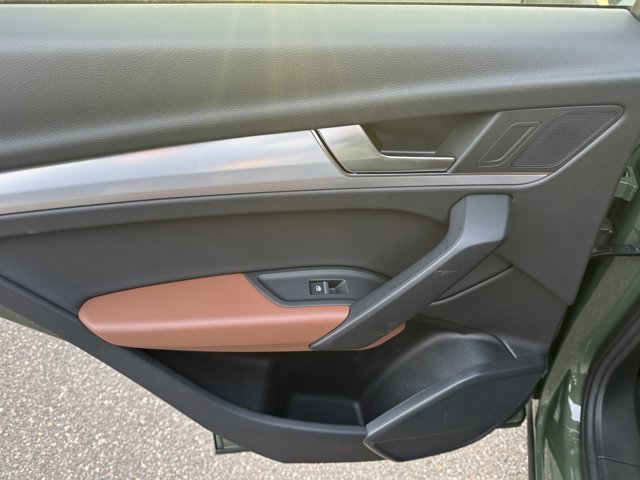 Certified 2025 Audi Q5 2.0T Premium w/ Convenience Plus Package image 34