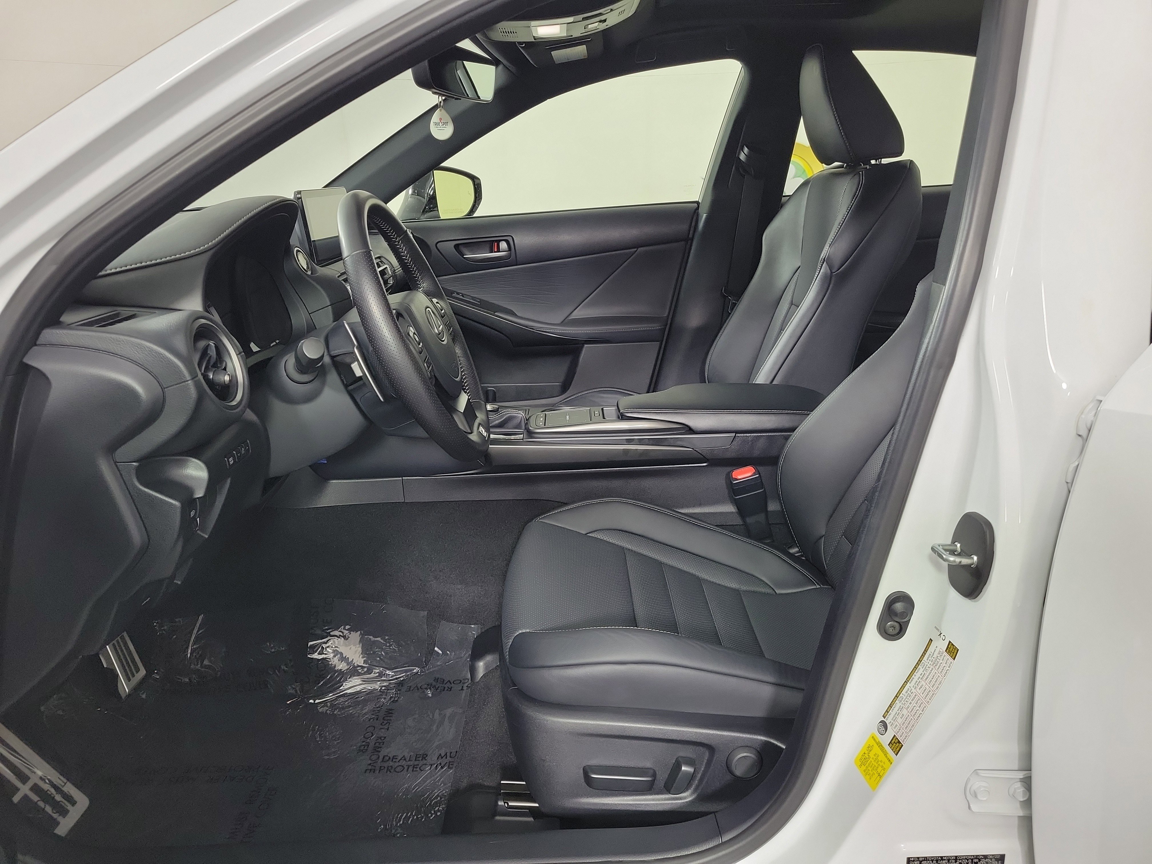 Used 2022 Lexus IS 350 F Sport image 9