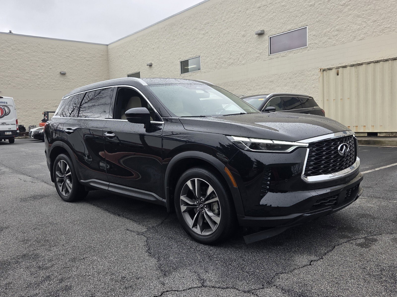 Used 2025 INFINITI QX60 Luxe w/ Vision Package AWD/4WD image 4