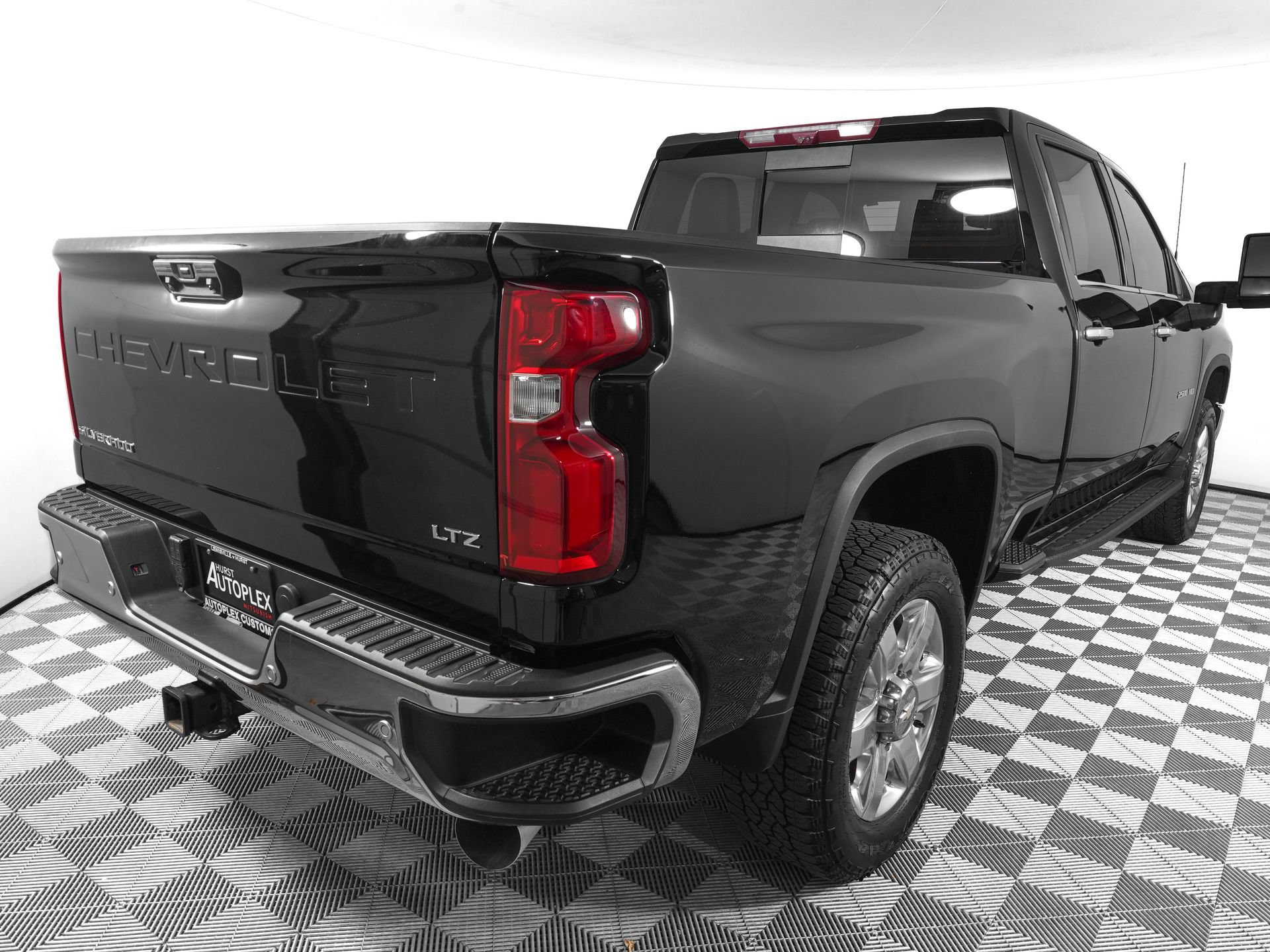 Used 2021 Chevrolet Silverado 2500 LTZ w/ LTZ Premium Package AWD/4WD image 4