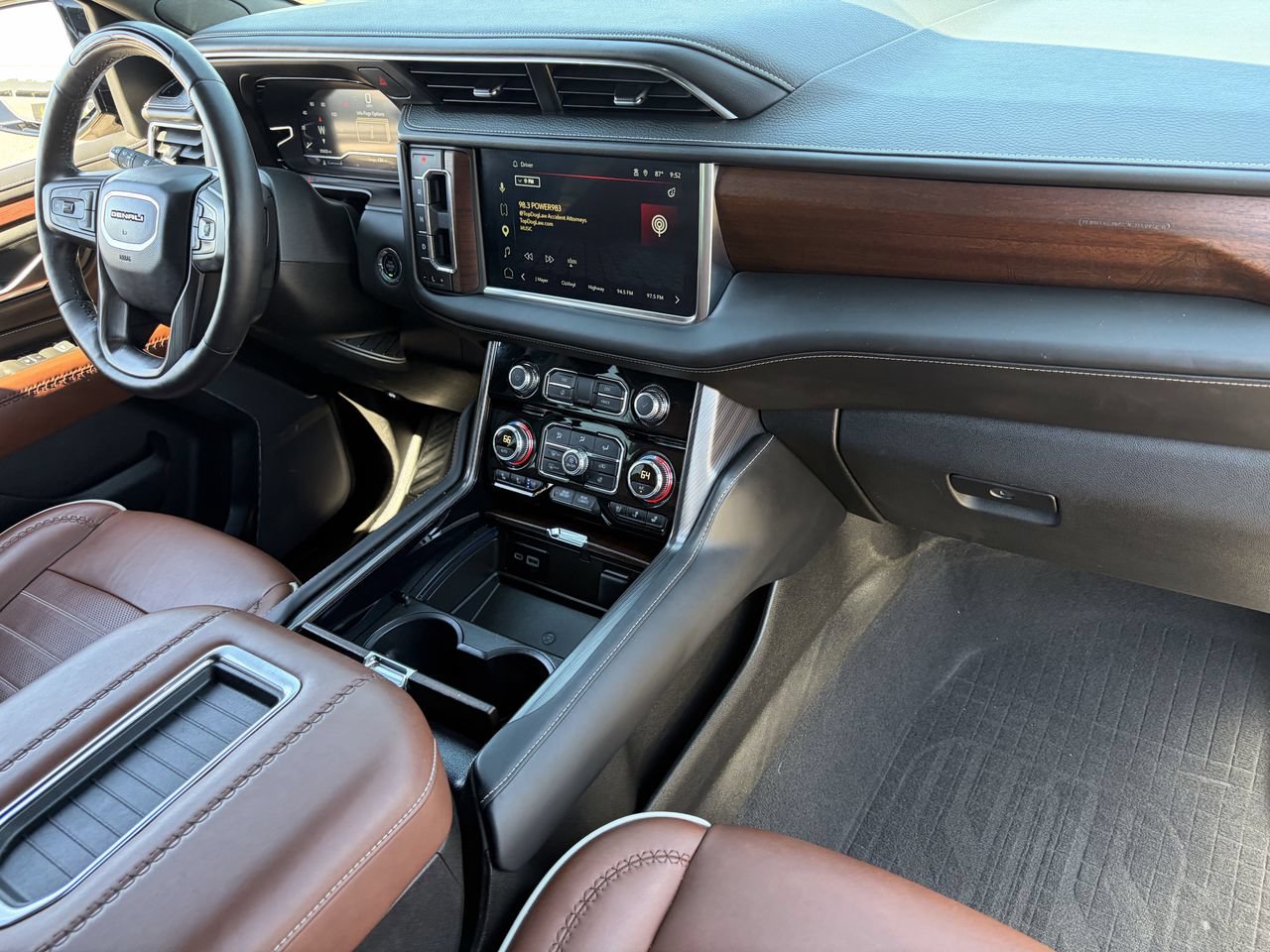 Used 2023 GMC Yukon XL Denali Ultimate w/ LPO, Floor Liner Package AWD/4WD image 12