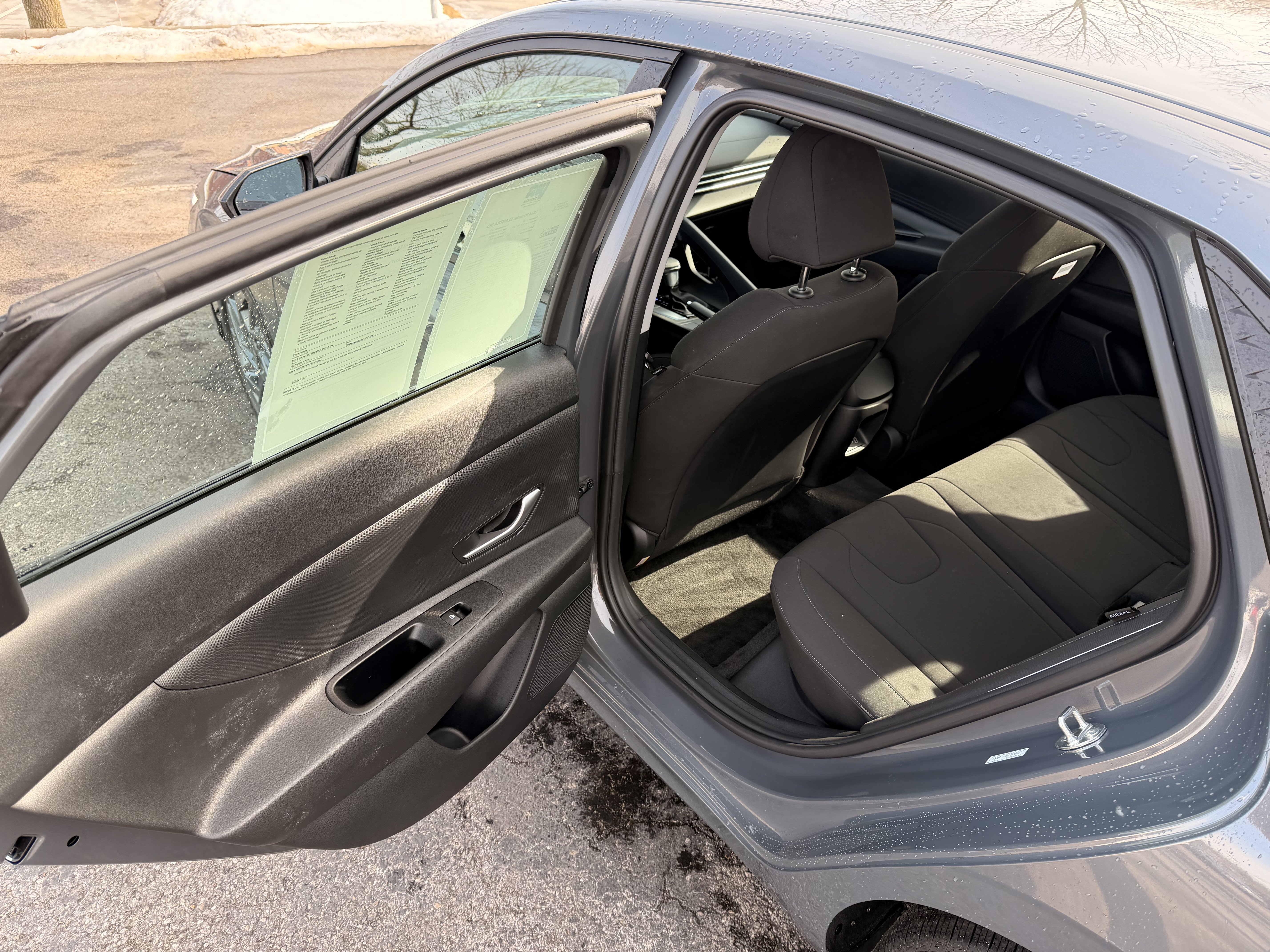 Used 2024 Hyundai Elantra SEL image 11