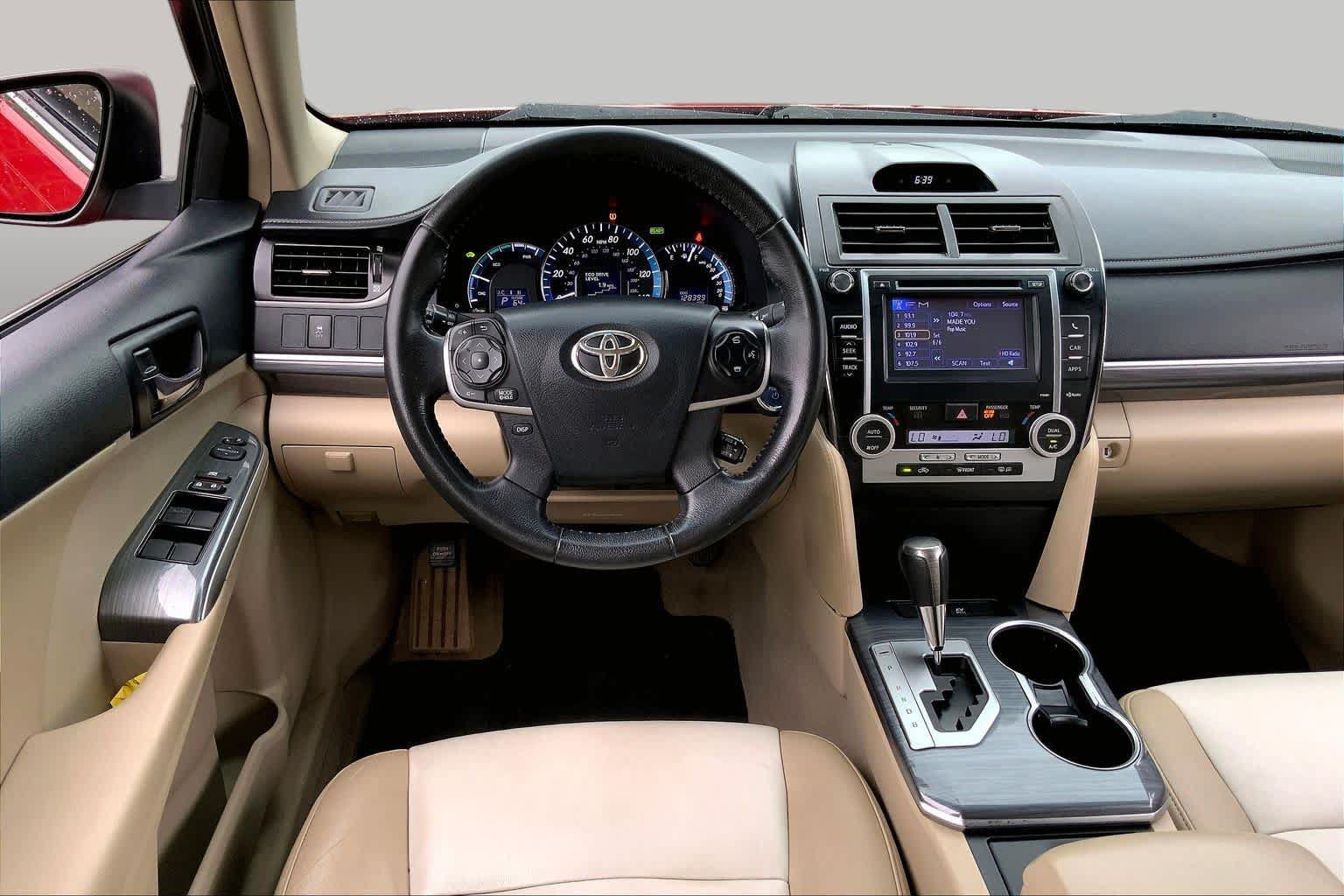 Used 2013 Toyota Camry XLE w/ Convenience Pkg FWD image 6