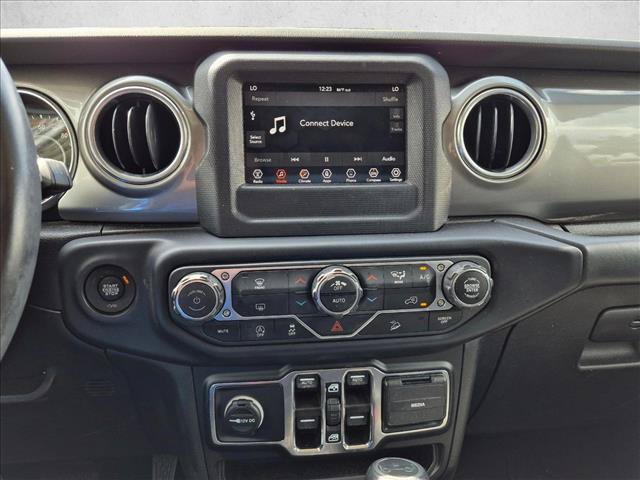 Used 2019 Jeep Wrangler Unlimited Sahara AWD/4WD image 10