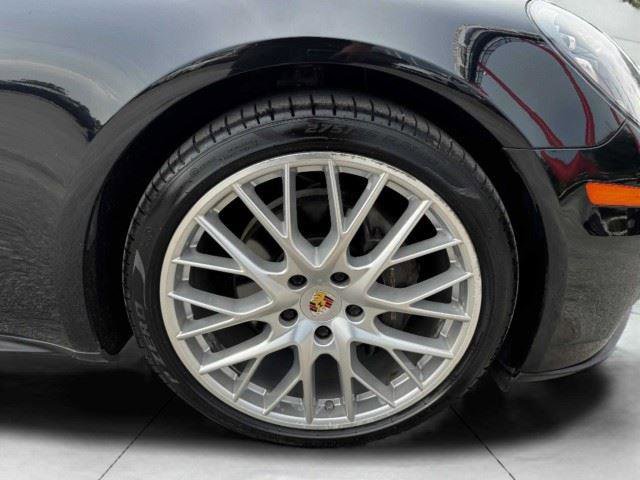 Used 2017 Porsche Panamera 4 AWD/4WD image 61