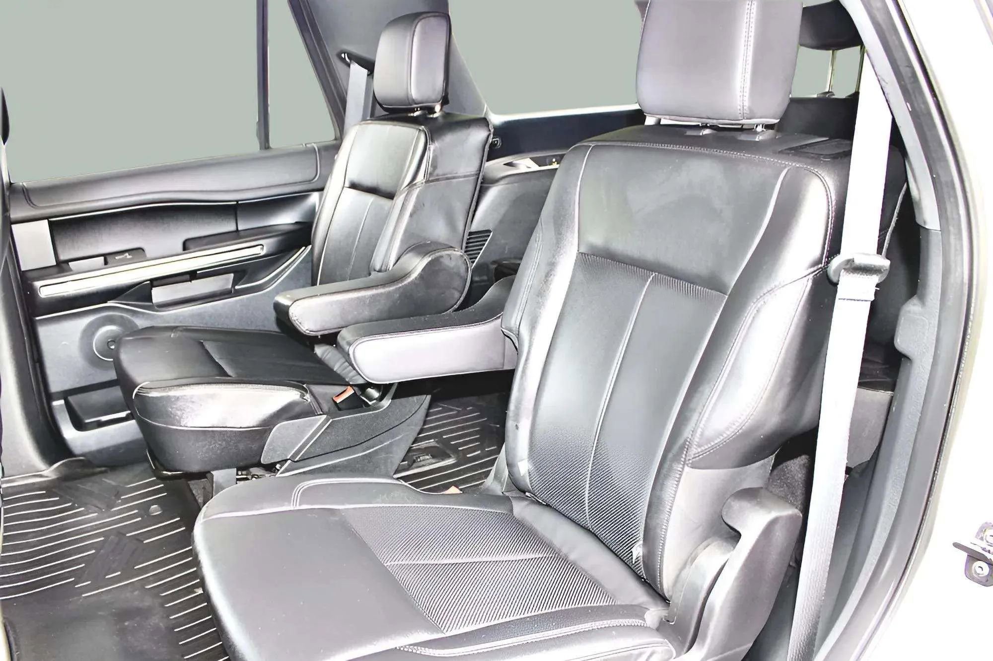 Used 2021 Ford Expedition XLT image 23