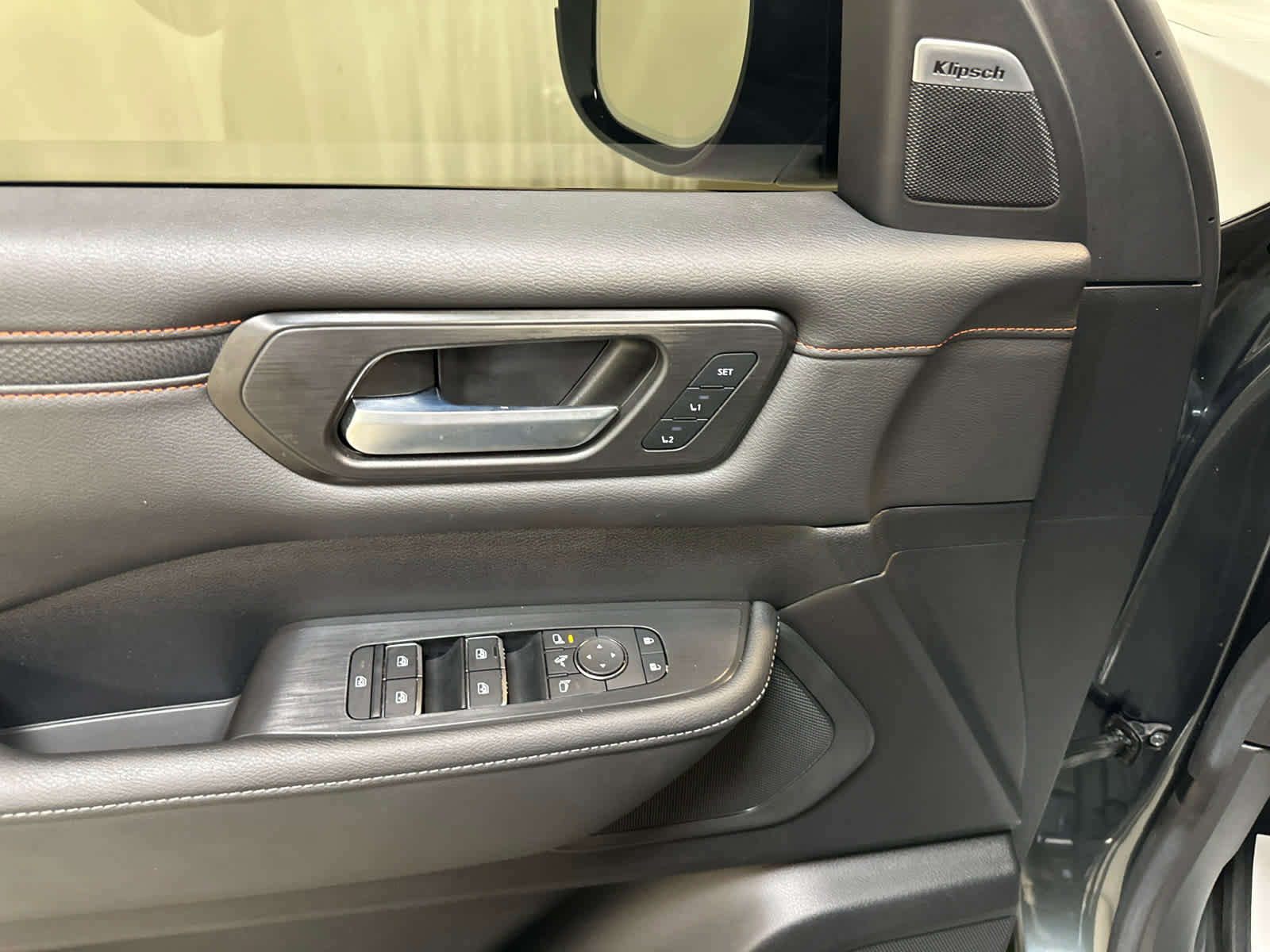 Certified 2025 Nissan Armada PRO-4X w/ Pro-4X Premium Package AWD/4WD image 26