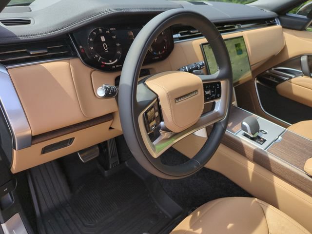 New 2026 Land Rover Range Rover Long Wheelbase SE AWD/4WD image 7