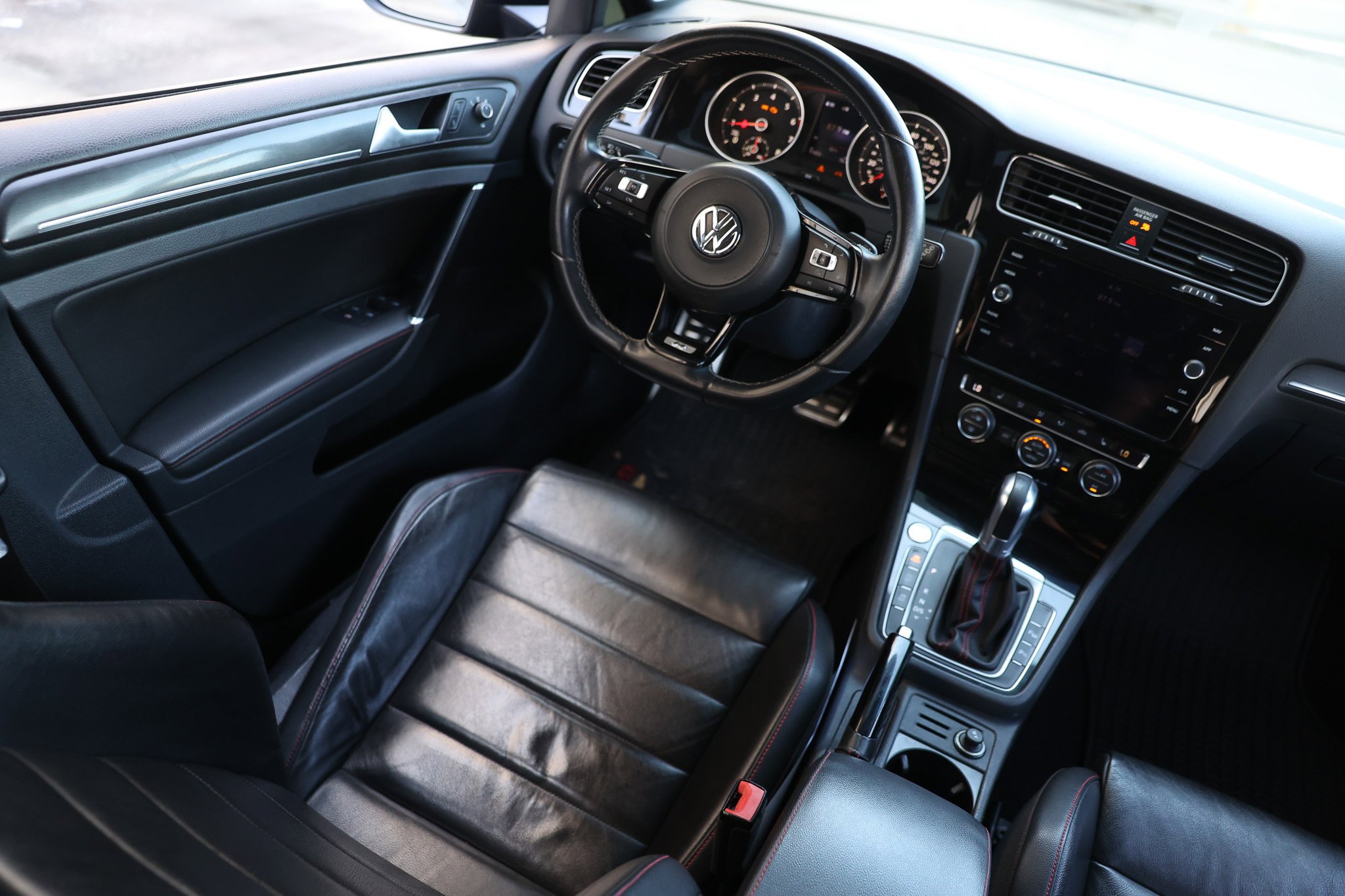 Used 2018 Volkswagen GTI Autobahn FWD image 25