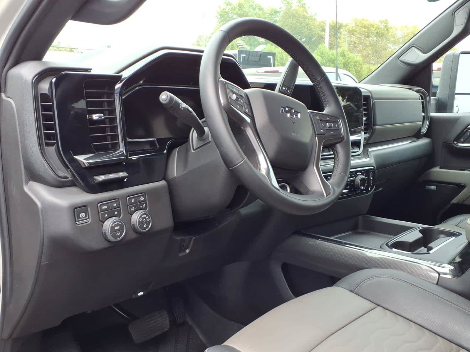 Used 2026 Chevrolet Silverado 2500 ZR2 AWD/4WD image 10