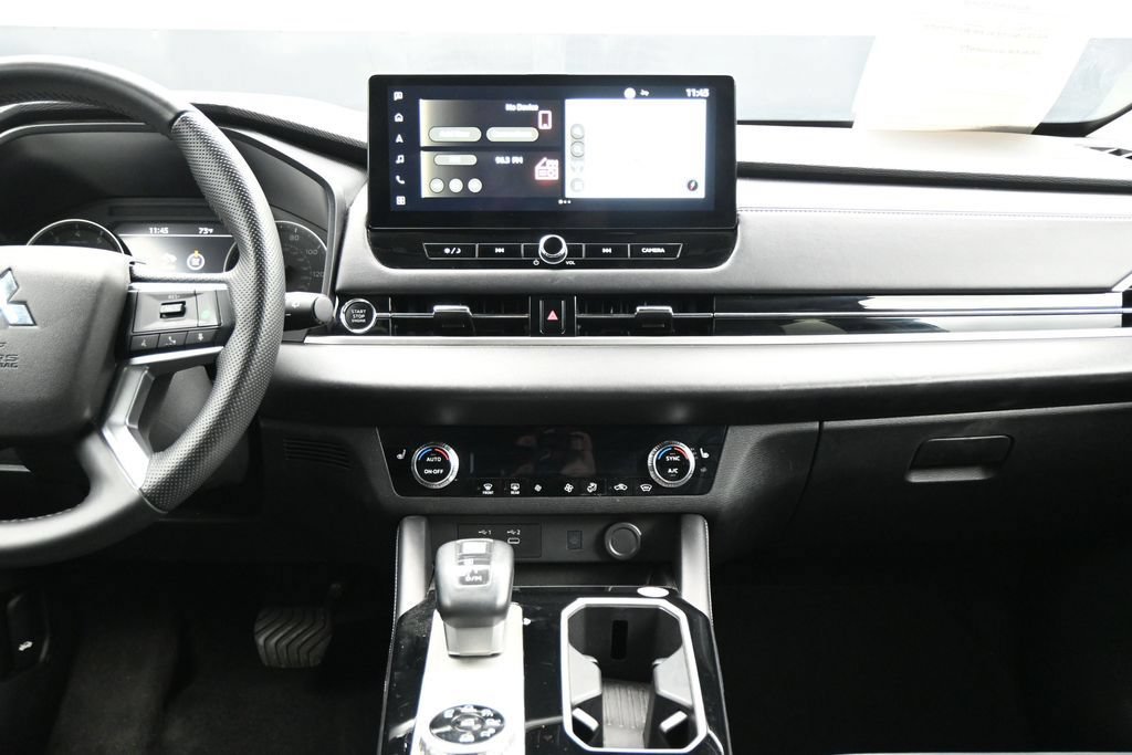 Used 2025 Mitsubishi Outlander SE AWD/4WD image 18