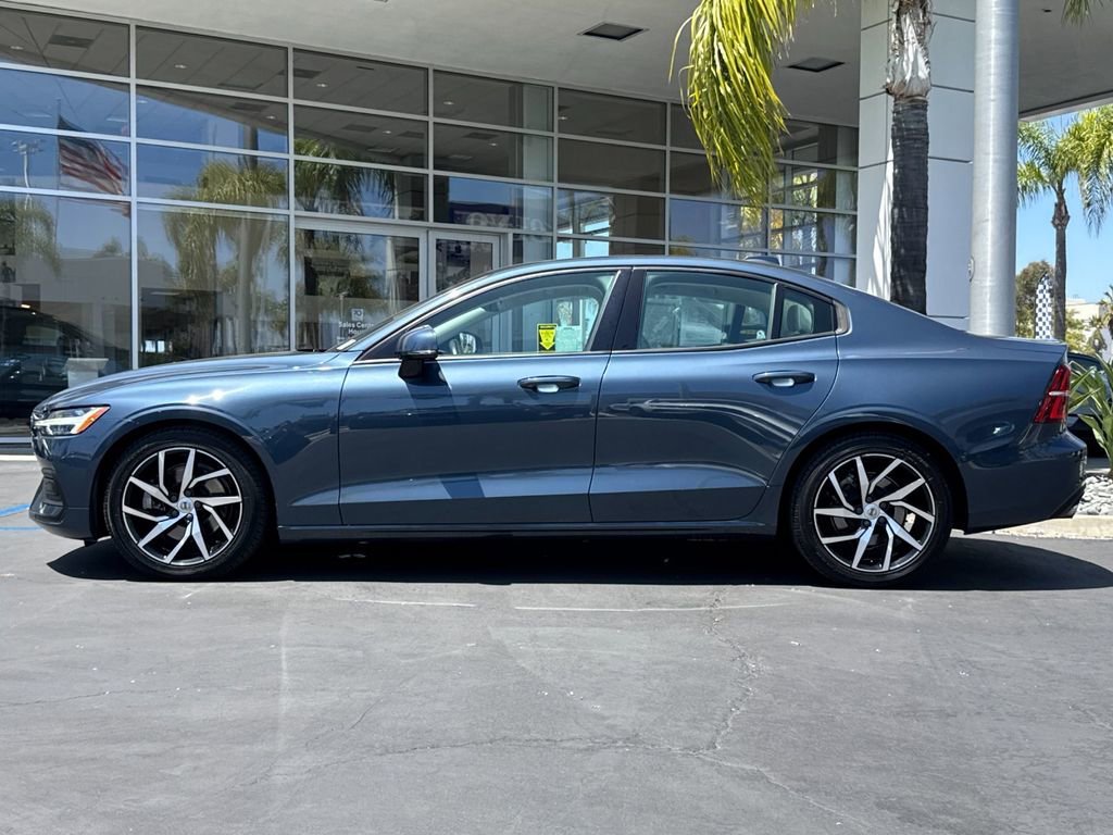 Used 2020 Volvo S60 T5 Momentum FWD image 2
